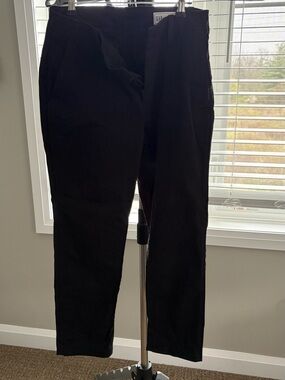 GAP Black Cropped Women’s Pants